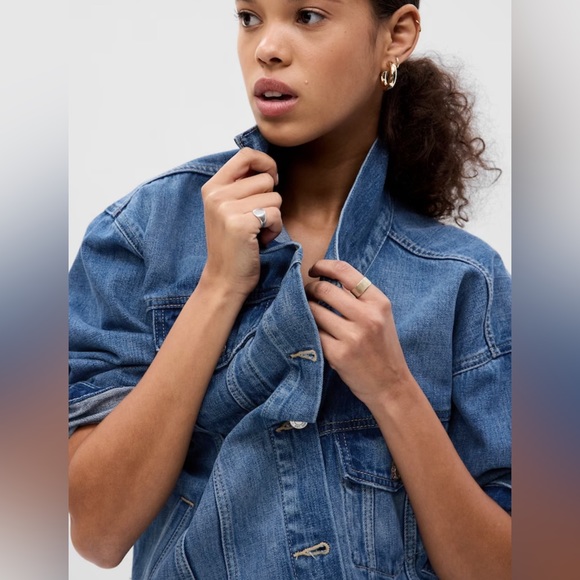 GAP WOMEN’S TALL XL
Icon Denim Jean Jacket Blue Trucker - Picture 2 of 11